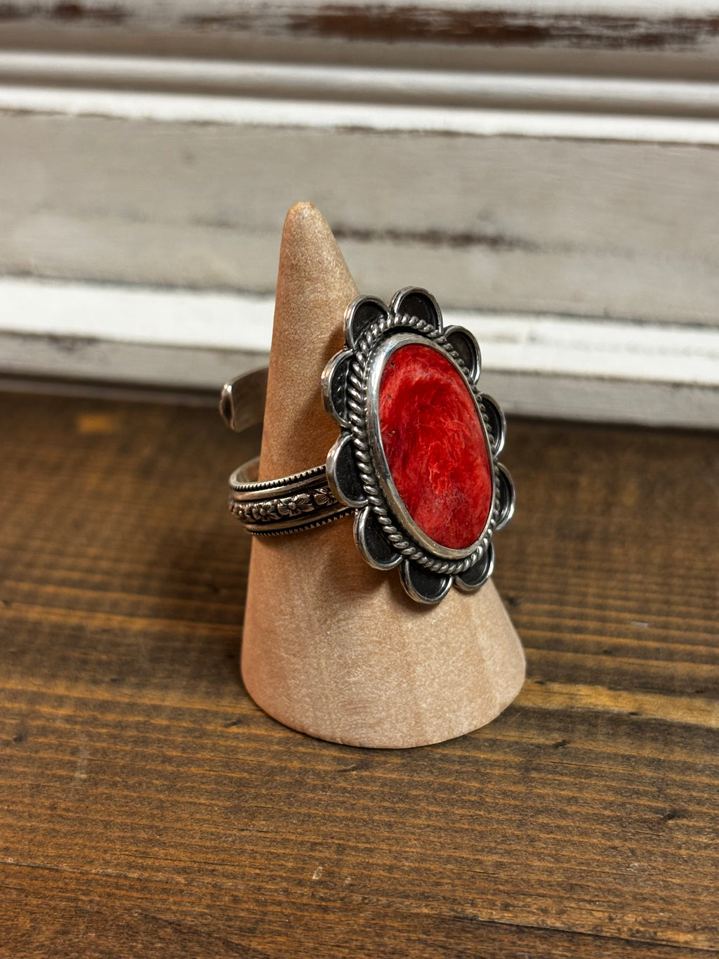 Red Spiny Oyster Adjustable Ring