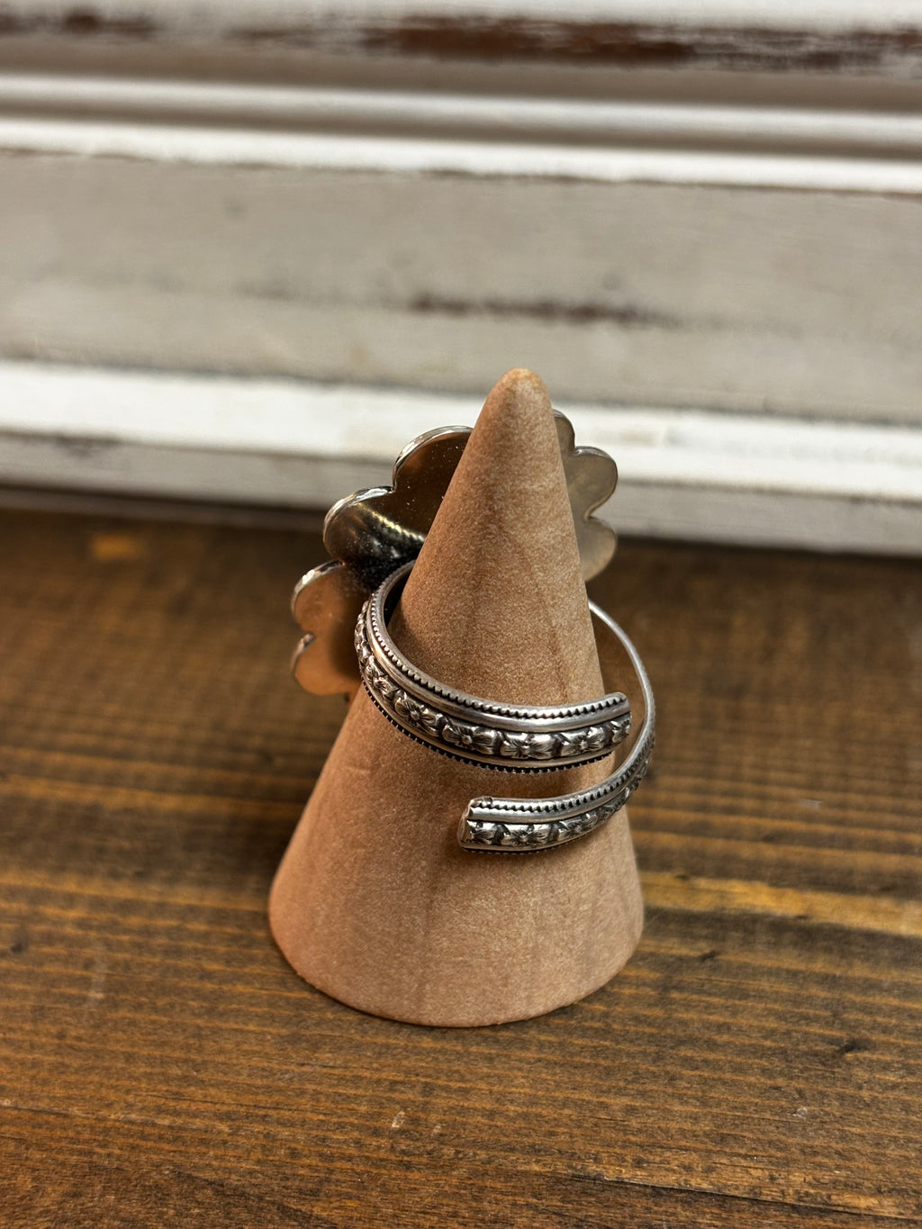 Red Spiny Oyster Adjustable Ring